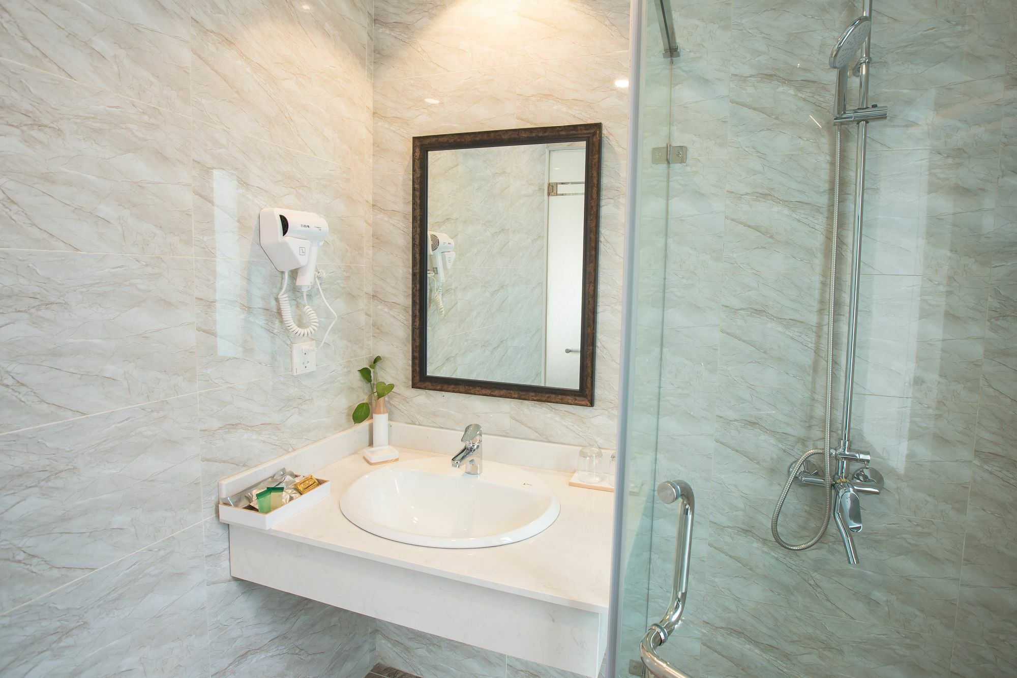 Dinh Elegant Hanoi Hotel Екстер'єр фото